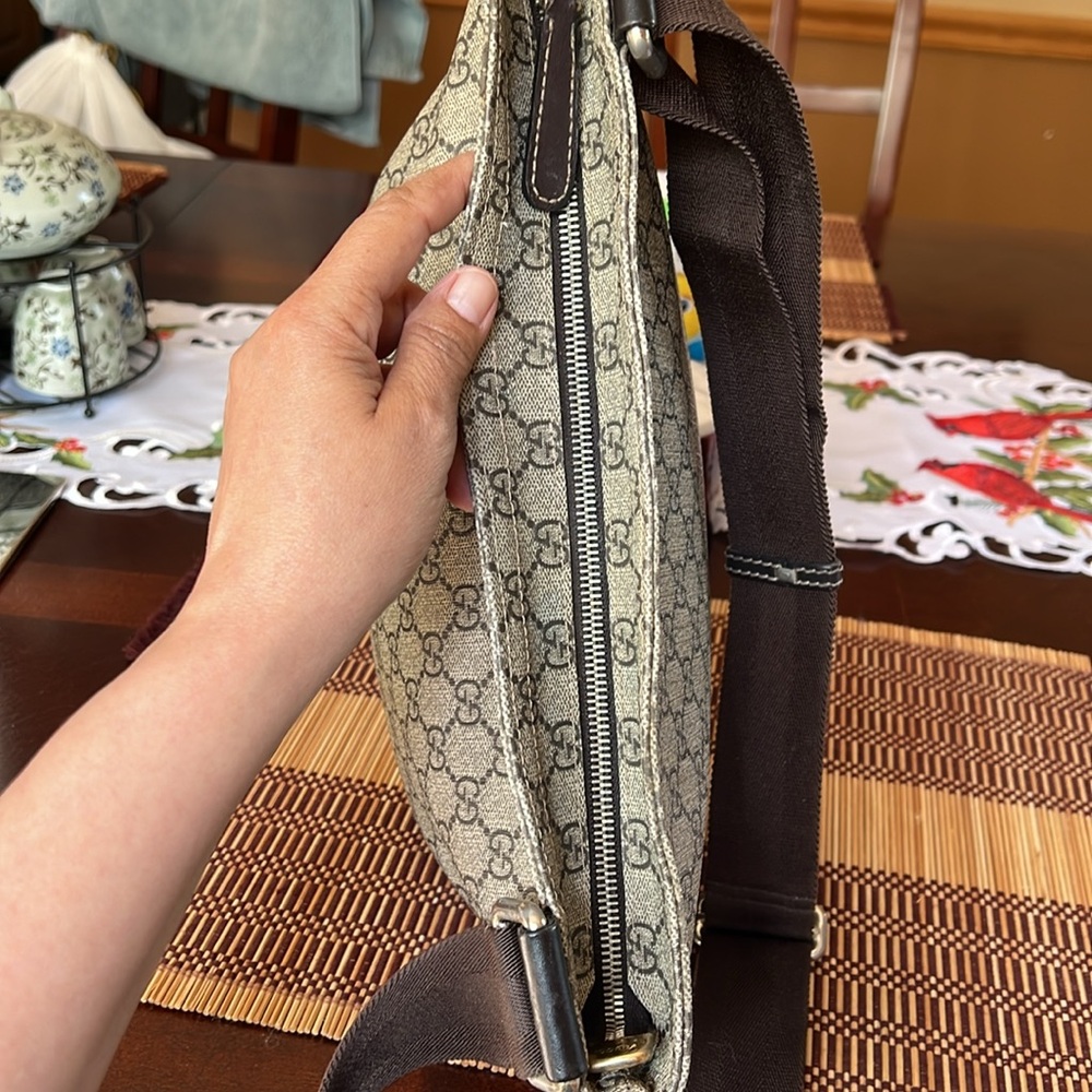 Gucci GG Messenger Crossbody Bag - Picture 9 of 16